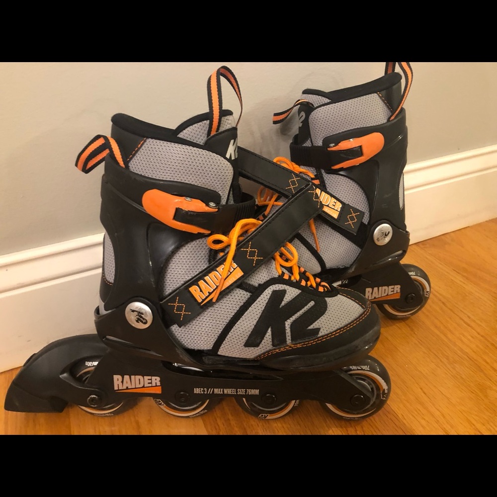K2 adjustable in line skates.   Youth size 1-5